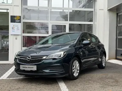 Usata Opel Astra 125 CV (91 kW) 2017 Verde Berlina