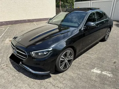 Gebraucht Mercedes E220 Avantgarde 194 PS (142 kW) 2021 Schwarz Limousine