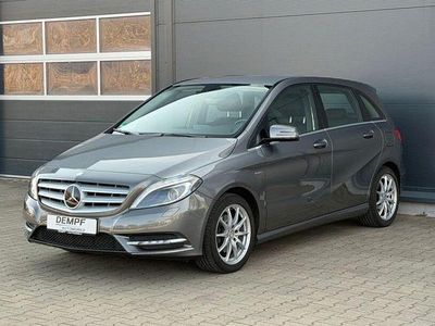 Gebraucht Mercedes B200 156 PS (114 kW) 2012 Grau Van / Kleinbus