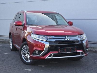 Second-hand Mitsubishi Outlander P-HEV Basis 135 CP (99 kW) 2019 Roșu SUV