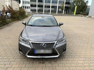 Lexus CT200h