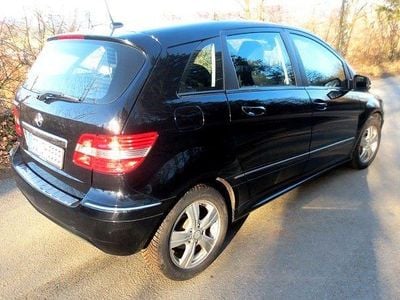 Gebraucht Mercedes B200 136 PS (100 kW) 2010 Schwarz Van / Kleinbus