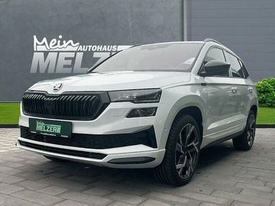 Weiß (moonweiß) Gebraucht 2024 Skoda Karoq SportLine SUV | 53.280 €