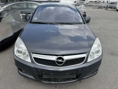 Gebraucht Opel Vectra Edition+ 140 PS (102 kW) 2008 Kleinwagen