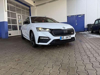 Gebraucht Skoda Octavia RS 200 PS (147 kW) 2022 Weiß Kleinwagen
