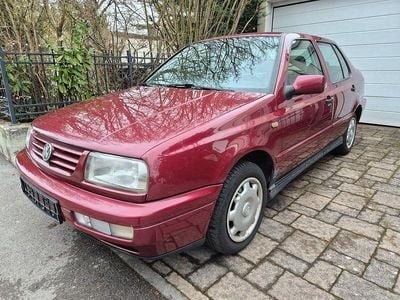 Gebraucht VW Vento 90 PS (66 kW) 1996 Rot Limousine
