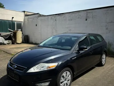 Gebraucht Ford Mondeo 140 PS (102 kW) 2012 Beige Kombi