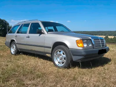 Gebraucht Mercedes 230 132 PS (97 kW) 1987 Gold Kombi