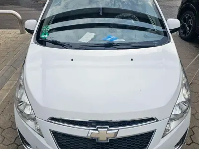 Gebraucht Chevrolet Spark LT 82 PS (60 kW) 2011 Weiß Kleinwagen