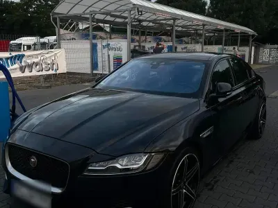 Gebraucht Jaguar XF 300 PS (220 kW) 2017 Schwarz Coupé