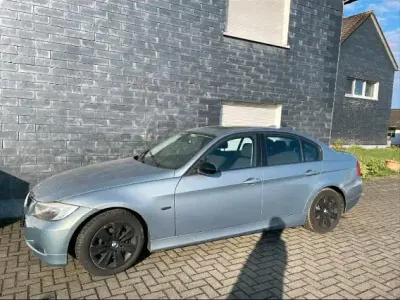 Gebraucht BMW 318 143 PS (105 kW) 2006 Blau Limousine