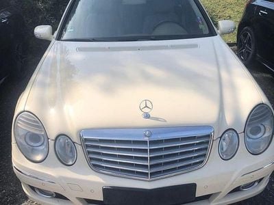 Mercedes E200