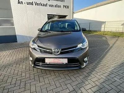 Gebraucht Toyota Verso Edition-S 120 PS (88 kW) 2017 Grau Van / Kleinbus