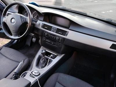 Gebraucht BMW 325 218 PS (160 kW) 2006 Schwarz Kombi