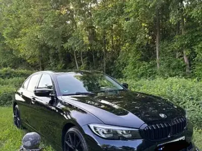 Gebraucht BMW 320 Sport Line 258 PS (189 kW) 2020 Schwarz Limousine