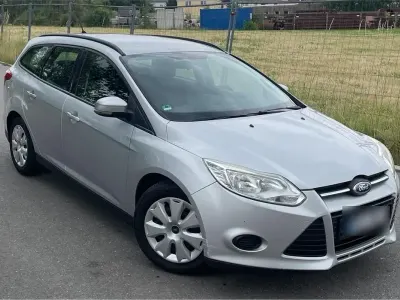 Gebraucht Ford Focus 95 PS (69 kW) 2012 Silber Kombi