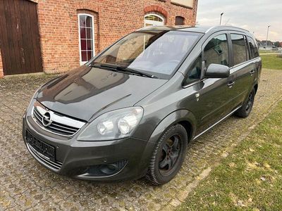 Gebraucht Opel Zafira Edition 140 PS (102 kW) 2011 Grau Van / Kleinbus