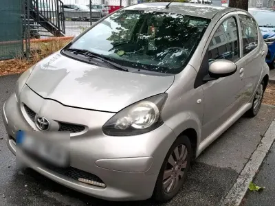 Gebraucht Toyota Aygo 68 PS (50 kW) 2007 Braun Kleinwagen