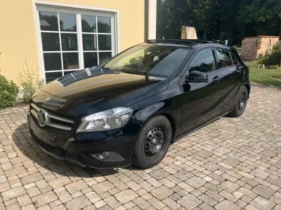 Gebraucht Mercedes A180 Edition 122 PS (89 kW) 2013 Schwarz Kleinwagen