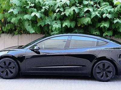 Gebraucht Tesla Model 3 RWD 208 kW (283 PS) 2023 Perlweiß metallic (metallic) Limousine