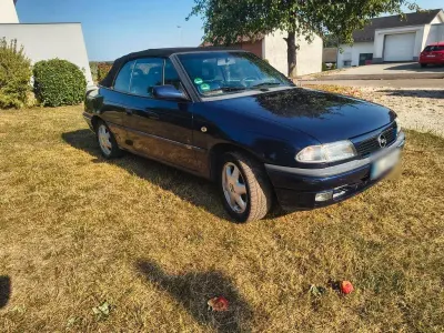 Gebraucht Opel Astra Cabriolet Edition 75 PS (55 kW) 1998 Blau Cabrio