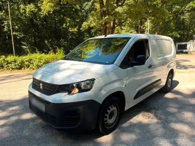 Gebraucht Peugeot Partner 131 PS (96 kW) 2020 Weiß Van / Kleinbus