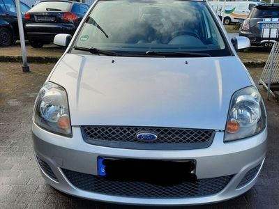 gebraucht Ford Fiesta 1,3 51 kW Style Style