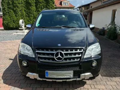 Gebraucht Mercedes ML450 306 PS (225 kW) 2010 Schwarz SUV