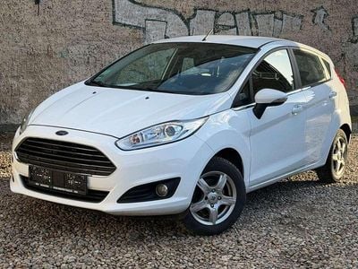 Gebraucht Ford Fiesta Titanium 101 PS (74 kW) 2014 Weiß Kleinwagen