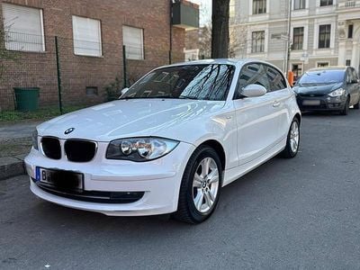 Gebraucht BMW 116 116 PS (85 kW) 2008 Weiß Kleinwagen