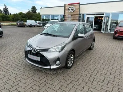 Gebraucht Toyota Yaris Comfort 69 PS (50 kW) 2015 Avantgarde bronze metallic Kleinwagen