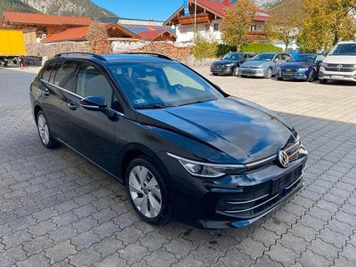 Gebraucht VW Golf VIII Style 150 PS (110 kW) 2025 Schwarz Limousine