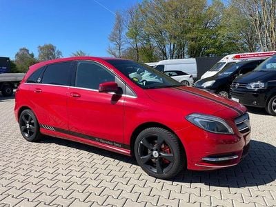 Occasion Mercedes B180 Sport 109 PK (80 kW) 2014 Rood MPV