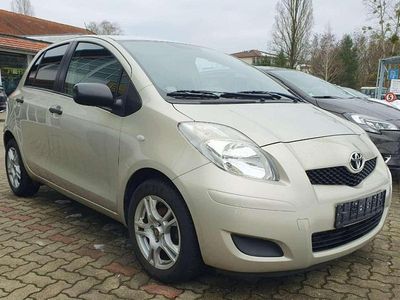 Silkygold mica metallic Gebraucht 2011 Toyota Yaris Cool Kleinwagen | 5.700 € (Etwas zu teuer)