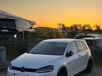 Gebraucht VW Golf VII Comfortline 110 PS (80 kW) 2015 Weiß Limousine
