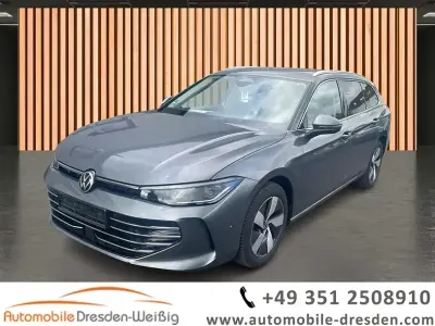 Używany VW Passat Elegance 150 KM (110 kW) 2025 Szary Kombi