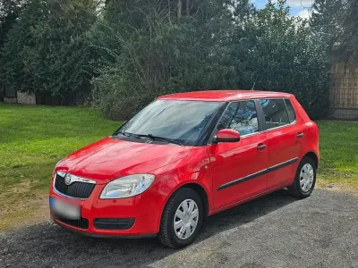 Gebraucht Skoda Fabia 60 PS (44 kW) 2010 Rot Limousine