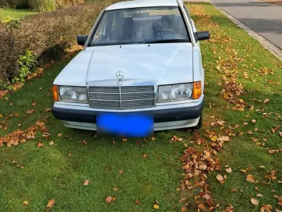 Gebraucht Mercedes 190 75 PS (55 kW) 1991 Weiß Limousine