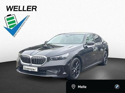 Gebraucht BMW 550e Comfort Edition 489 PS (359 kW) 2024 Black sapphire (schwarz) Limousine