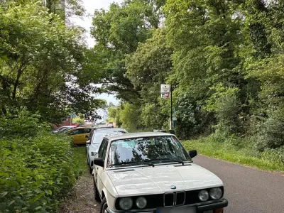 Gebraucht BMW 524 116 PS (85 kW) 1987 Weiß Limousine