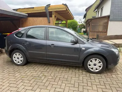 Gebraucht Ford Focus Style 101 PS (74 kW) 2007 Grau Limousine
