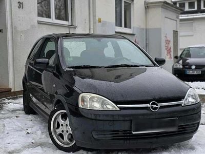 Schwarz Gebraucht 2002 Opel Corsa Kleinwagen | 900 € (Fairer Preis)