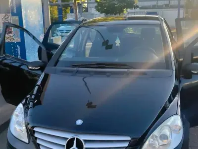 Gebraucht Mercedes B180 109 PS (80 kW) 2008 Schwarz Van / Kleinbus