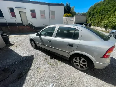 Gebraucht Opel Astra 84 PS (61 kW) 2001 Silber Limousine