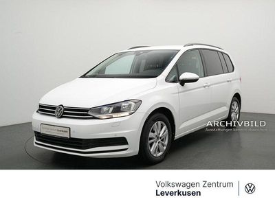 Second-hand VW Touran Comfortline 150 CP (110 kW) 2023 Alb Monovolum