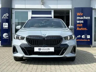 Second-hand BMW 540 M Sport 303 CP (222 kW) 2025 Gri Berlinǎ