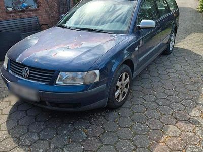 Second-hand VW Passat 100 CP (73 kW) 2000 Albastru Break