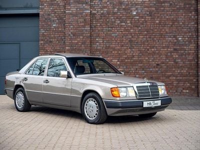 Gebraucht Mercedes E260 160 PS (117 kW) 1992 Andere farben Limousine