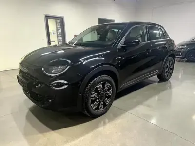Gebraucht Fiat 600 Style 101 PS (74 kW) 2024 Schwarz SUV
