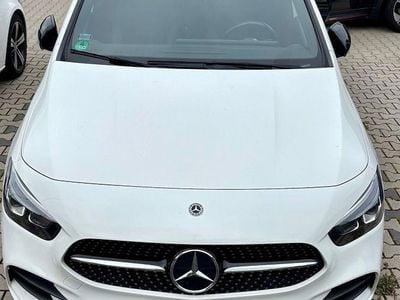 Weiß Gebraucht 2020 Mercedes B250e Van / Kleinbus | 21.100 € (Guter Preis)